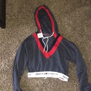 Cropped Tommy Hilfiger hoodie